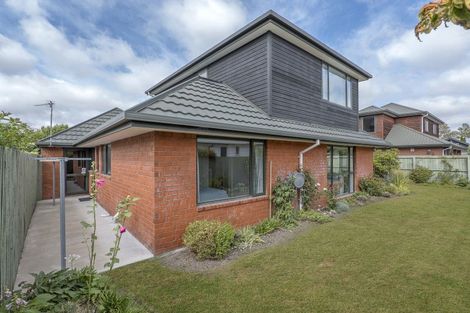 Photo of property in 16 Wentworth Street, Ilam, Christchurch, 8041