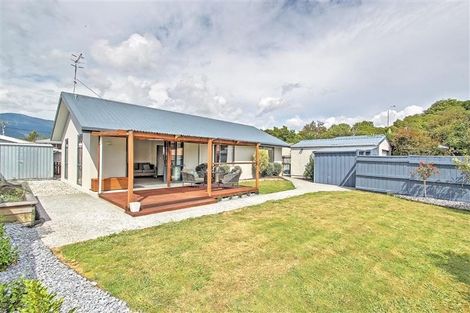 Photo of property in 15 Duffy Place, Stoke, Nelson, 7011