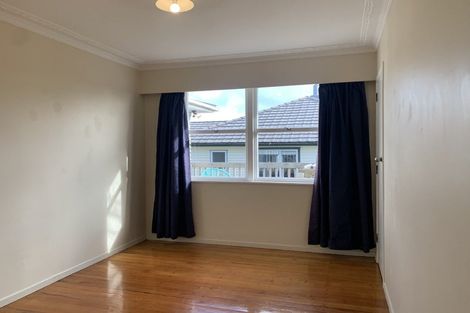 Photo of property in 72 Derwent Crescent, Titirangi, Auckland, 0604