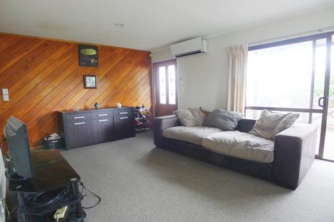 Photo of property in 23 Flaunty Place, West Harbour, Auckland, 0618
