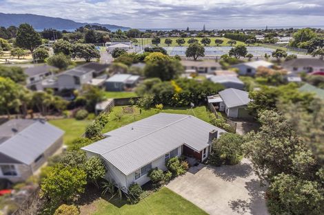 Photo of property in 33 Francis Road, Paraparaumu Beach, Paraparaumu, 5032