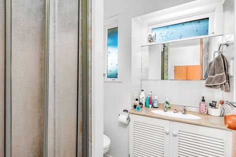 Photo of property in 6 Murray Road, Te Atatu Peninsula, Auckland, 0610