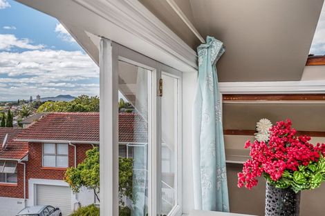 Photo of property in 1/23 Quebec Road, Milford, Auckland, 0620