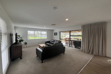 Photo of property in 1578 Kahikatea Flat Road, Kaukapakapa, 0871