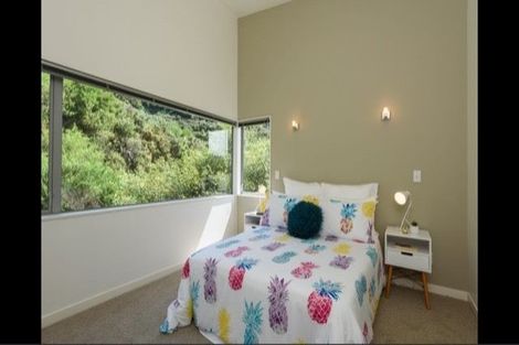 Photo of property in 43 Tiketike Way, Brooklyn, Wellington, 6021