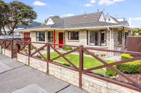 Photo of property in 2/6 Nikau Grove, Woburn, Lower Hutt, 5010