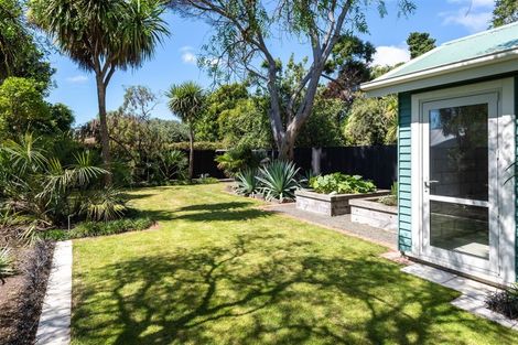 Photo of property in 18 Celia Street, Redcliffs, Christchurch, 8081