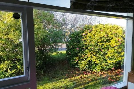 Photo of property in 10 Paramu Avenue, Birkdale, Auckland, 0626