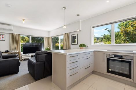 Photo of property in 2/12 Ellice Road, Totara Vale, Auckland, 0629