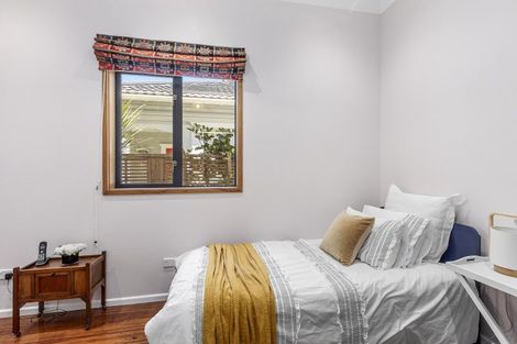 Photo of property in 302 The Parade, Island Bay, Wellington, 6023