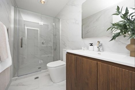 Photo of property in 37 Corunna Road, Milford, Auckland, 0620