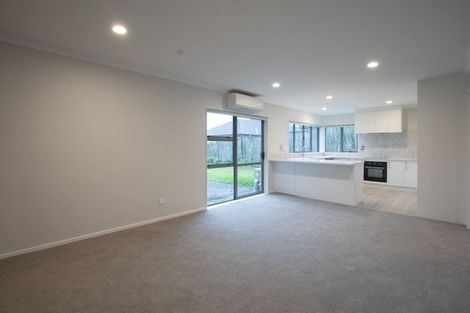 Photo of property in 12 Glastry Close, East Tamaki Heights, Auckland, 2016