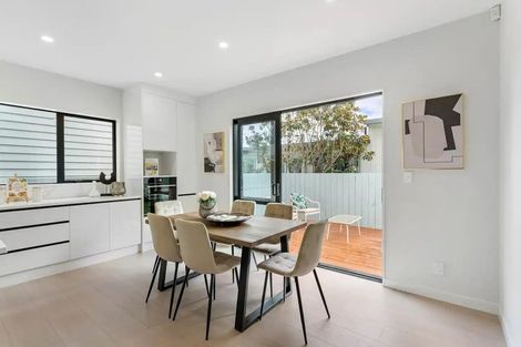 Photo of property in 17 Kathleen Street, Totara Vale, Auckland, 0627