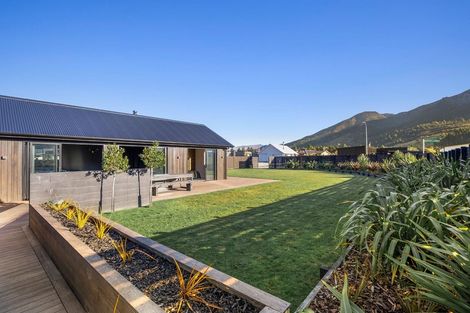 Photo of property in 6 Woodpecker Street, Lake Hawea, Wanaka, 9382