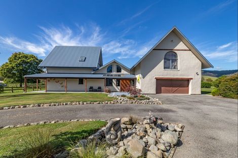 Photo of property in 100 Waihou Road, Levin, 5571