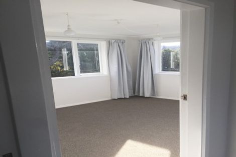 Photo of property in 1/27a Randwick Road, Northland, Wellington, 6012