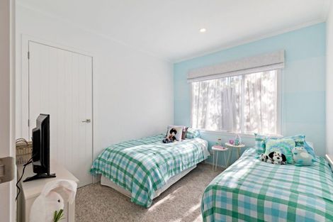 Photo of property in 51 Coutts Way, Fitzherbert, Palmerston North, 4410