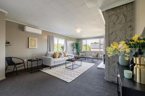Photo of property in 35 Kimberley Grove, Westbrook, Palmerston North, 4412