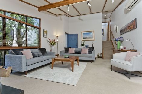 Photo of property in 1/51 Roberts Road, Glenfield, Auckland, 0629