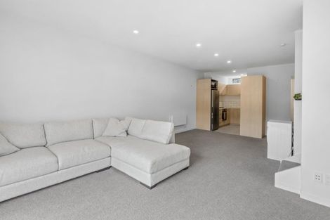 Photo of property in 7u2 Handyside Street, Tawa, Wellington, 5028