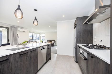Photo of property in 8 Whakatipu Street, Temple View, Hamilton, 3218