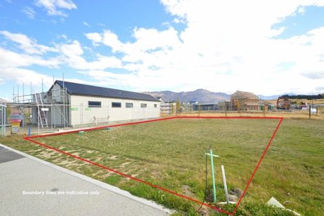 Photo of property in 5 Matakanui Lane, Wanaka, 9305
