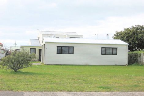Photo of property in 7 Meadow Drive, Whitianga, 3510