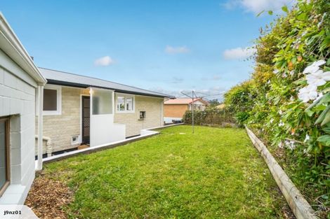 Photo of property in 3/10 Coroglen Avenue, Birkenhead, Auckland, 0626
