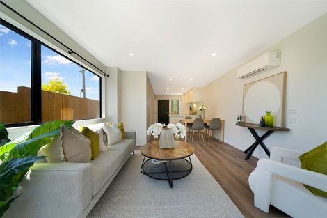 Photo of property in 2e Milich Terrace, Te Atatu South, Auckland, 0610