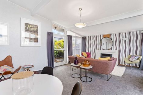 Photo of property in 3 Clendon Place, Manurewa, Auckland, 2102