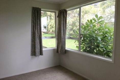 Photo of property in 21 Finn Place, Totara Vale, Auckland, 0629