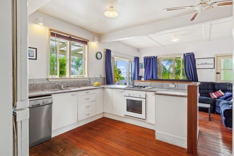 Photo of property in 50 Great North Road, Riverhead, 0820