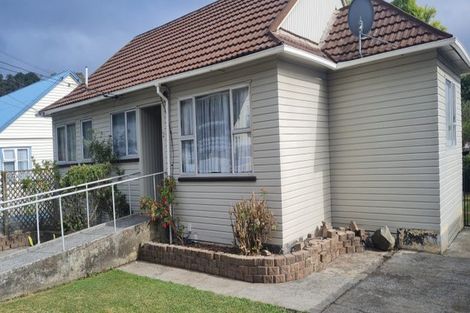 Photo of property in 2 Feist Street, Naenae, Lower Hutt, 5011