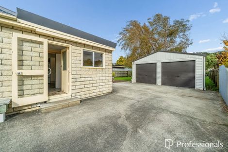 Photo of property in 33 Wellington Road, Wainuiomata, Lower Hutt, 5014