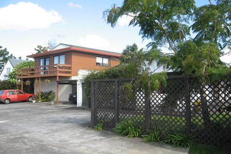 Photo of property in 2/44 De Quincey Terrace, Highland Park, Auckland, 2010
