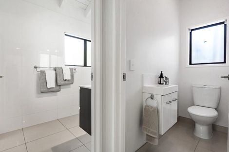 Photo of property in 20a/1 Hauraki Road, Hauraki, Auckland, 0622