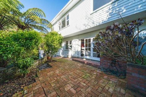 Photo of property in 10 Court Road, Tawa, Wellington, 5028