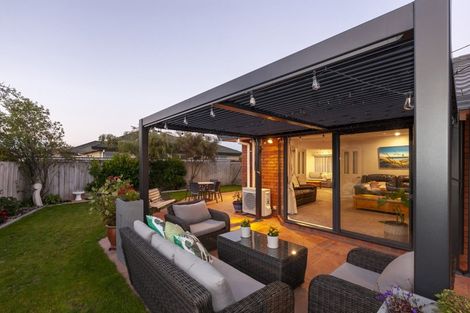 Photo of property in 68 Guildford Drive, Paraparaumu, 5032