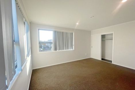 Photo of property in 9 Staverton Crescent, Mangere, Auckland, 2022