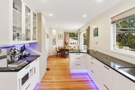 Photo of property in 37 Derwent Crescent, Titirangi, Auckland, 0604