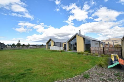 Photo of property in 21 Peak Drive, Twizel, 7901