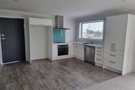 Photo of property in 40 Egmont Street, Castlecliff, Whanganui, 4501