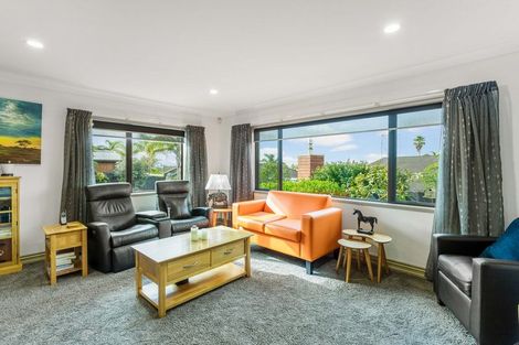 Photo of property in 53 Chesterfield Way, Orewa, 0931
