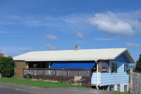 Photo of property in 2/9 Darcy Place, Massey, Auckland, 0614