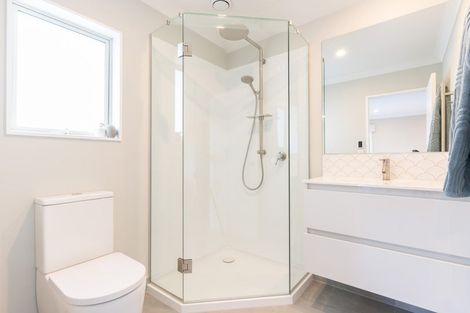Photo of property in 51 Erlestoke Crescent, Churton Park, Wellington, 6037