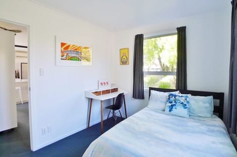 Photo of property in 32 Queen Mary Avenue, New Lynn, Auckland, 0600