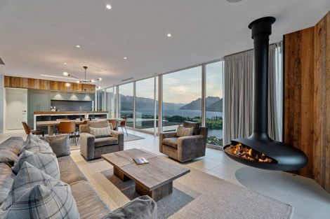 Photo of property in 32 Edinburgh Drive, Queenstown, 9300