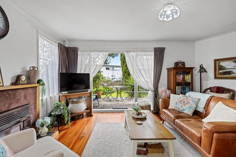 Photo of property in Peninsula Primary School, 61 Wharf Road, Te Atatu Peninsula, Auckland, 0610