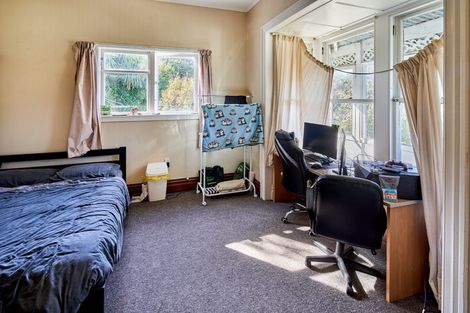 Photo of property in 46 Northland Road, Northland, Wellington, 6012