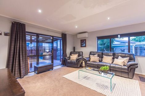 Photo of property in 1/18 Aurea Avenue, Pakuranga, Auckland, 2010